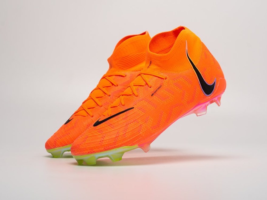 futbolnaya-obuv-nike-phantom-luna-elite-fg-1