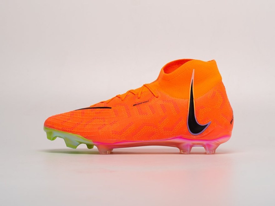 futbolnaya-obuv-nike-phantom-luna-elite-fg-2