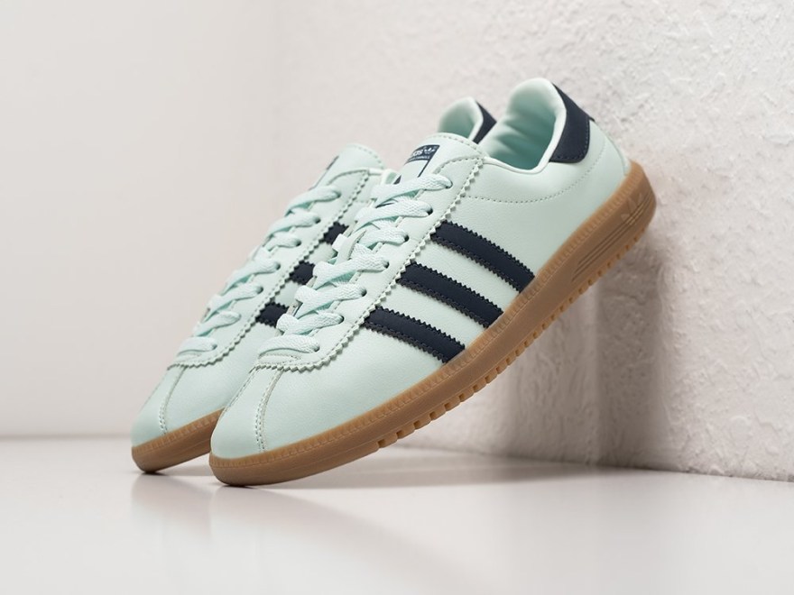 krossovki-adidas-bermuda-1