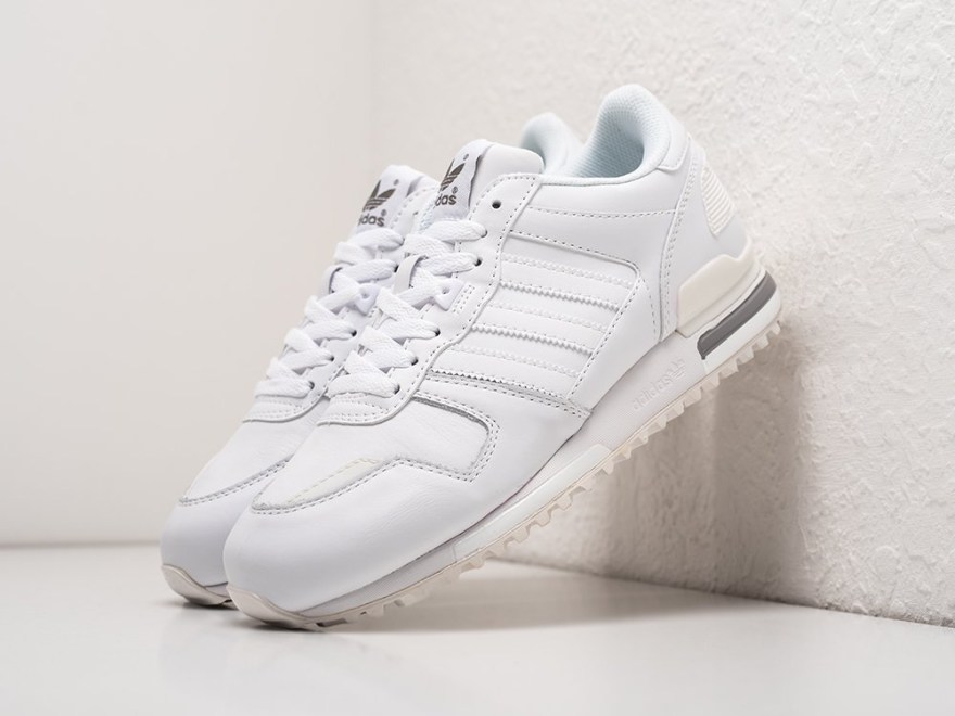 krossovki-adidas-zx-700-1