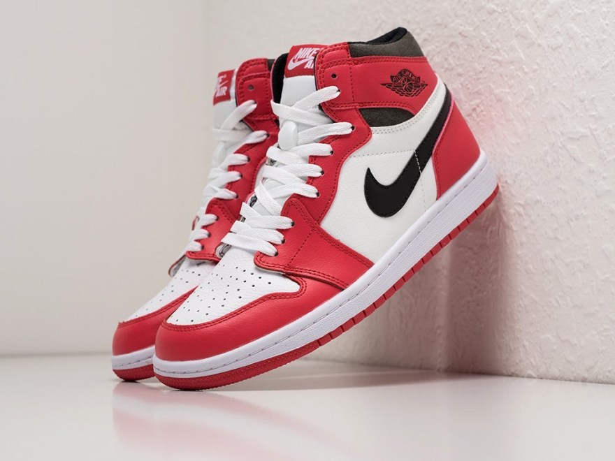 krossovki-nike-air-jordan-1-high-1