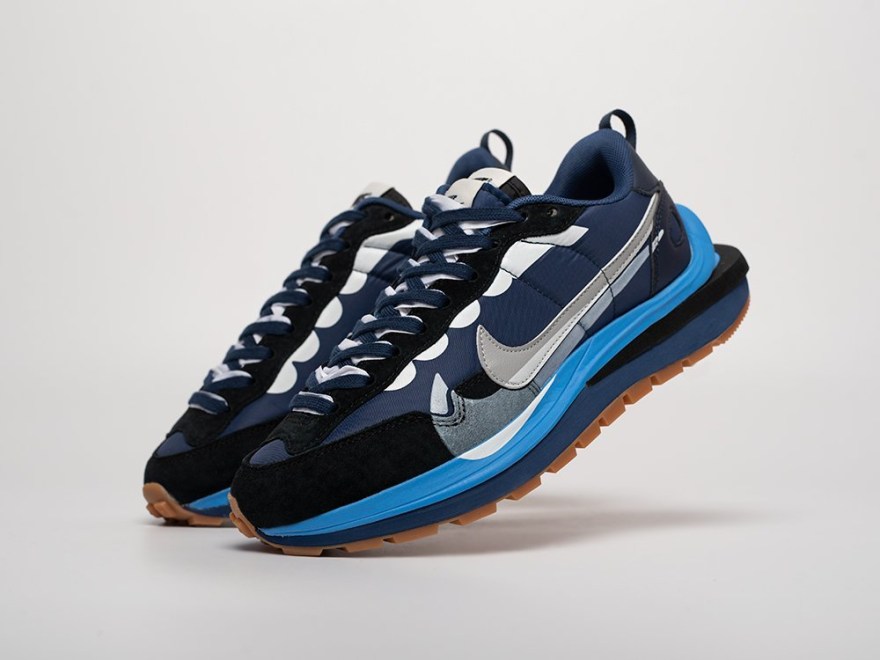 krossovki-sacai-x-nike-vapor-waffle-1