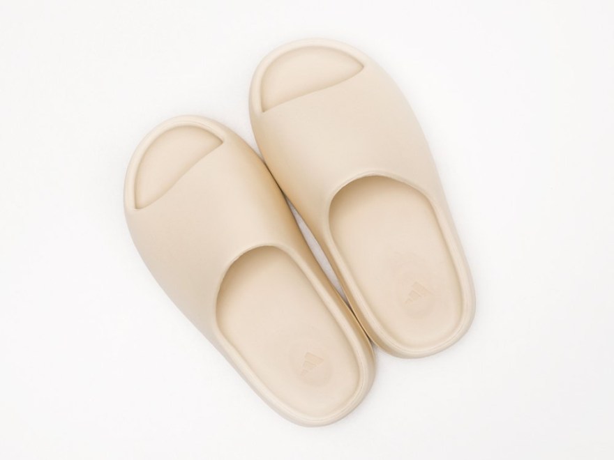 slantsy-adidas-yeezy-slide-1